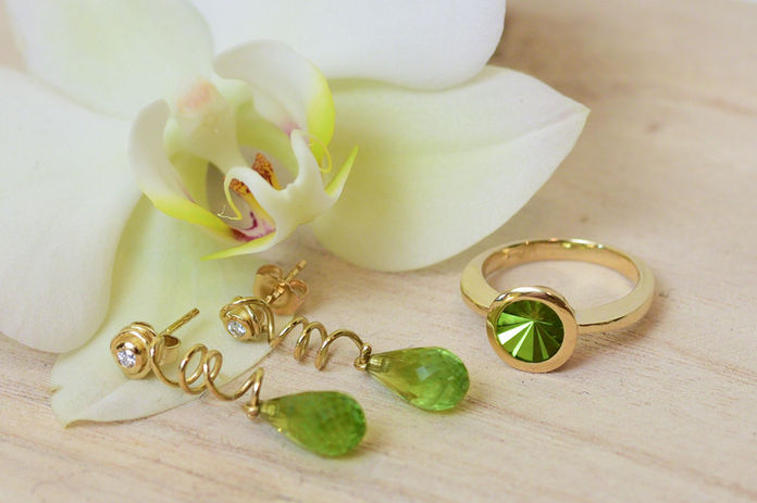 Schmuck mit Edletsteinen