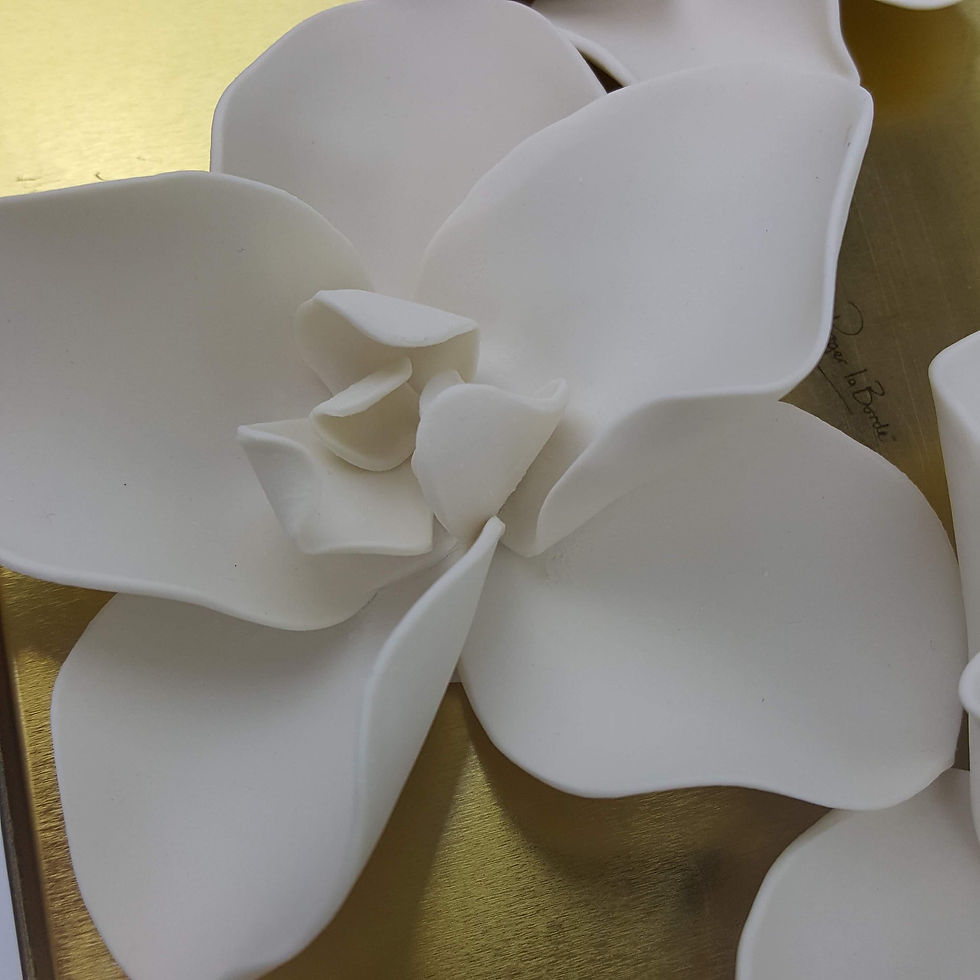 Thumbnail: Set of 5 Natural Porcelain Gardenia Blooms