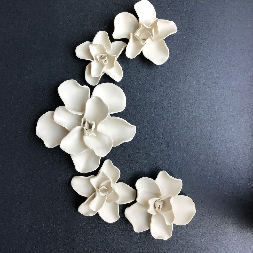Thumbnail: Set of 5 Natural Porcelain Gardenia Blooms