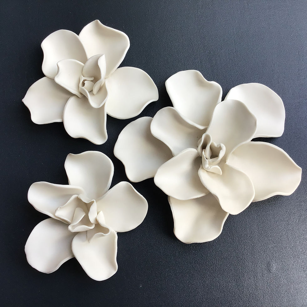Thumbnail: Set of 3 Natural Porcelain Gardenia Blooms