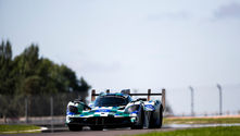 Aston Martin Valkyrie AMR-LMH Fait ses Débuts sur la Piste, Vise la Victoire au Mans en 2025