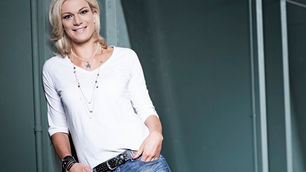 Maria Höfl-Riesch to wave the green at Nurburgring