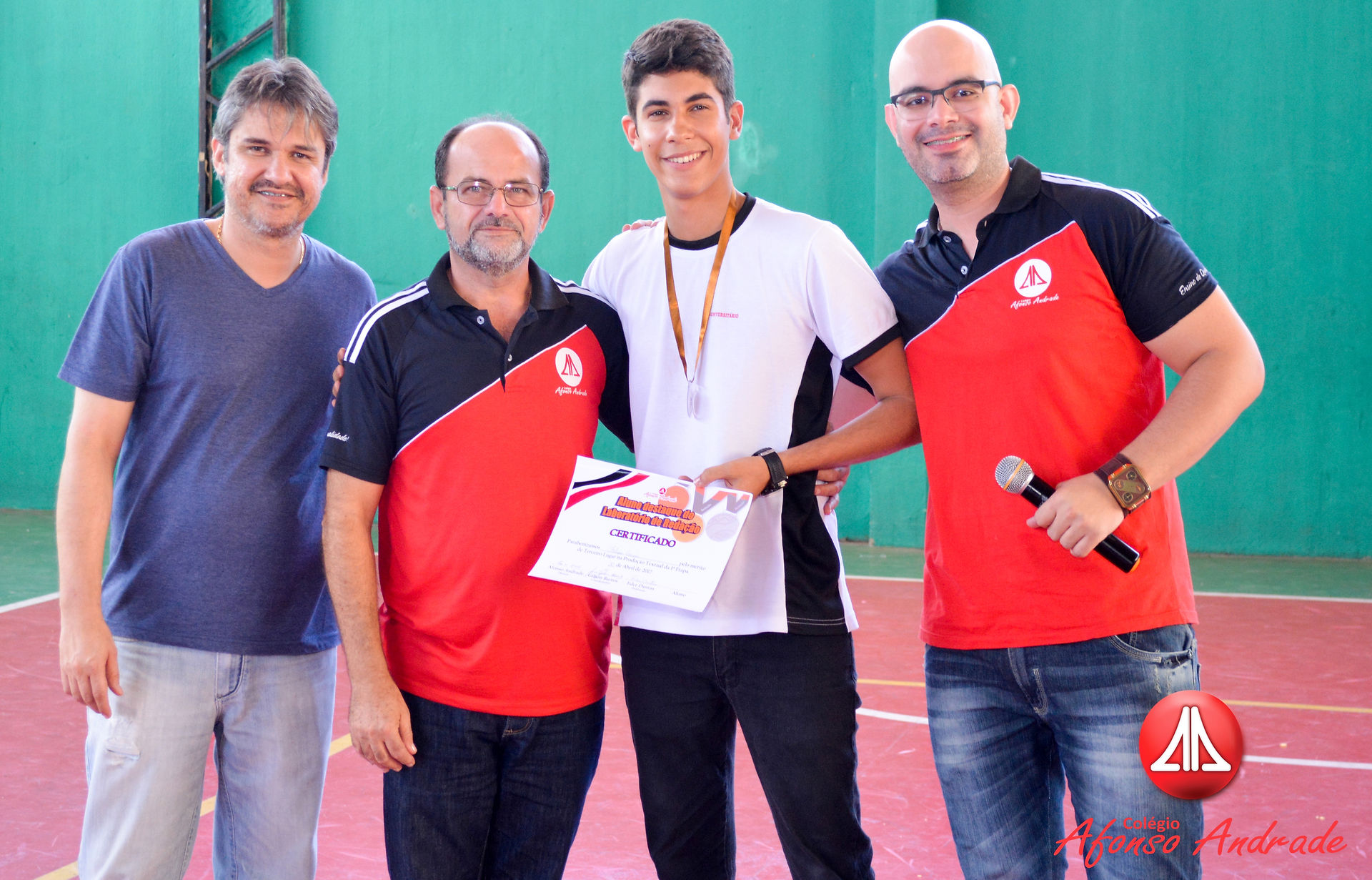 LAB .RED ENTREGA CERTIFICADO E MEDALHA 46