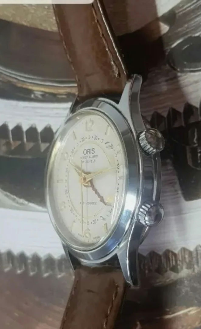 Thumbnail: Oris Wrist Alarm Manual wind,  Cream dial Ref 418-7307. Early 1990's.
