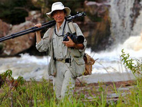 Re-vitalise emotionally and visually
with Tom Ang