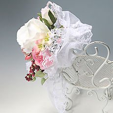 サムネイル： ラブリーなホワイトローズとレースを使った髪飾り（Uピン）