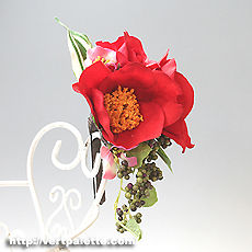 サムネイル： 上品で凛とした椿の髪飾り