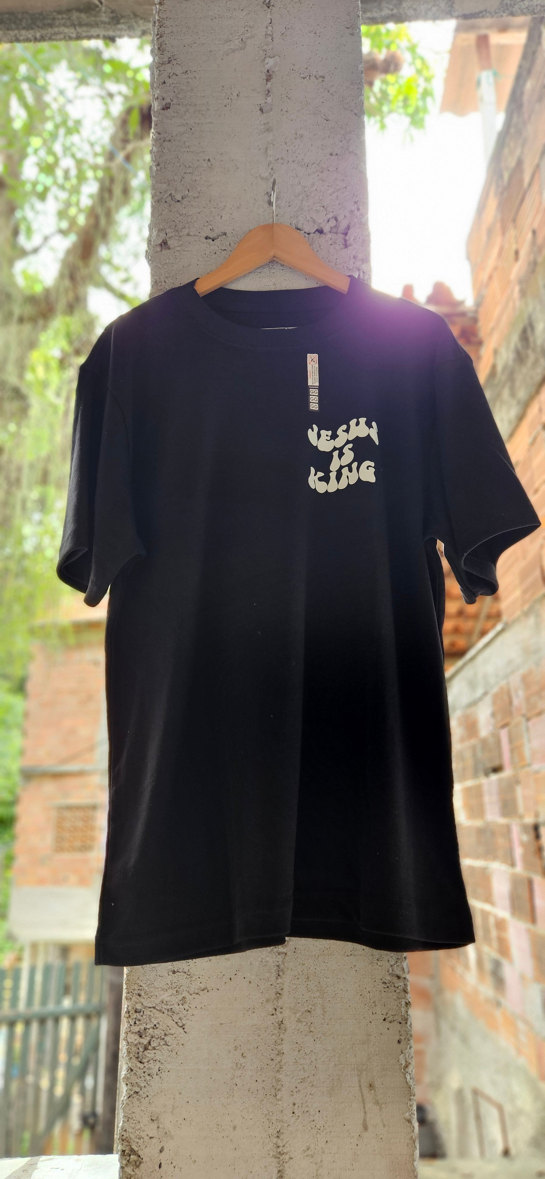 Camiseta Oversize Jesus Is King – Templus