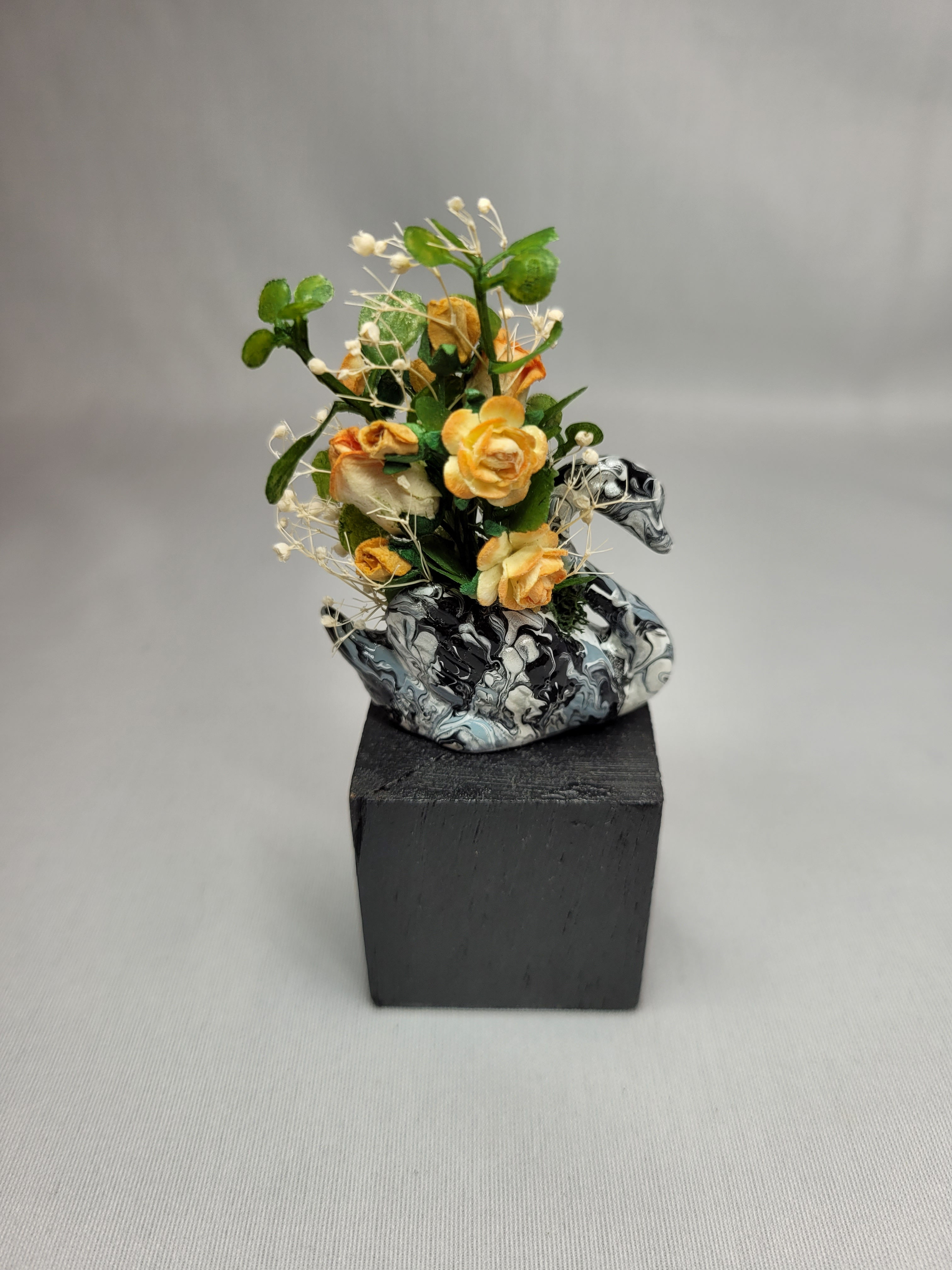 Elegant Swan Planter