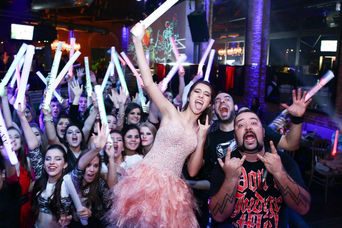 Aninha XV - Festa
