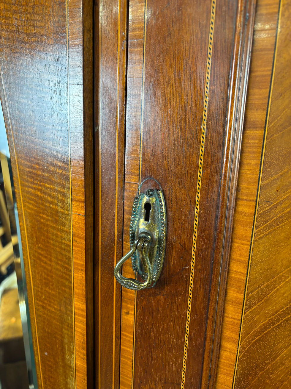 Thumbnail: Edwardian Crossbanded Mahogany Triple Fitted Compactum