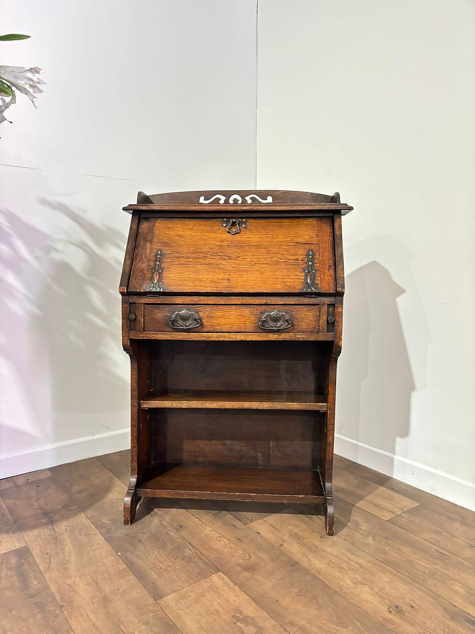 Oak Arts & Crafts Student Bureau