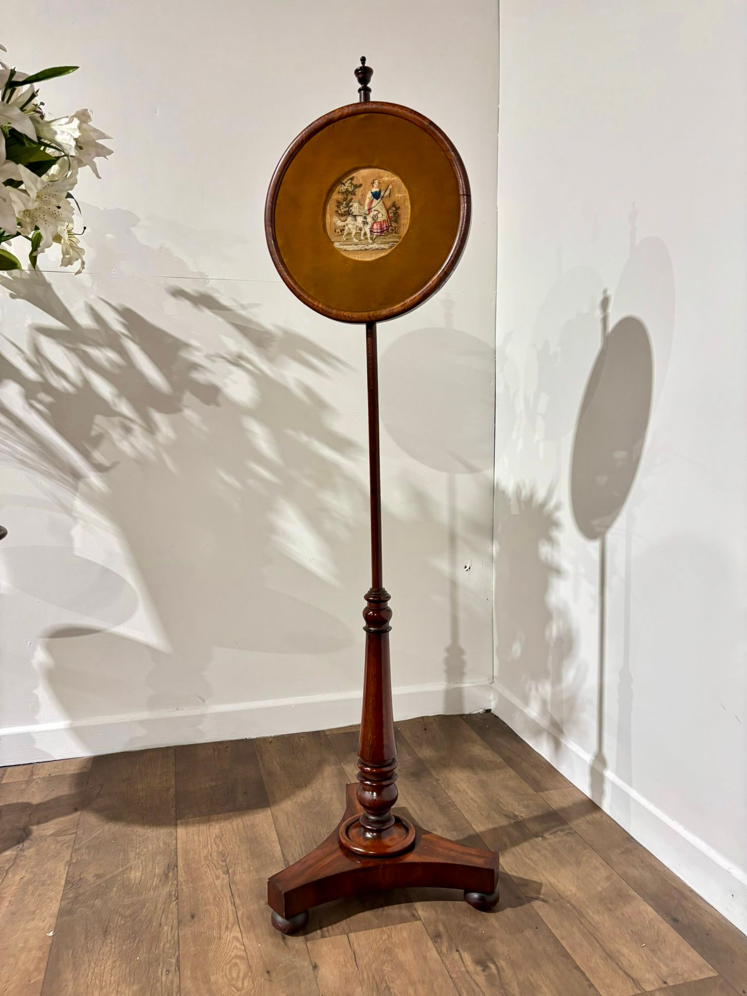 Regency Mahogany Adjustable Pole Screen