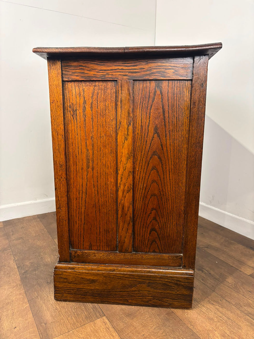 Thumbnail: Vintage Oak Two Over Two Chest Of Drawers