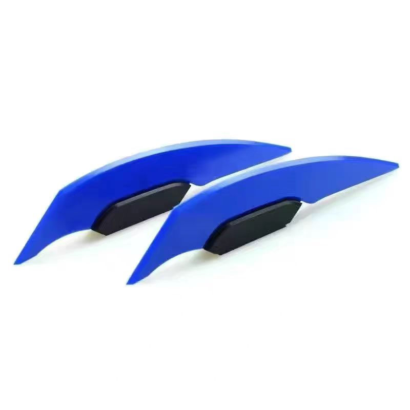 Miniatura: Alerones aerodinámicos universales tipo winglet para motocicleta color negro