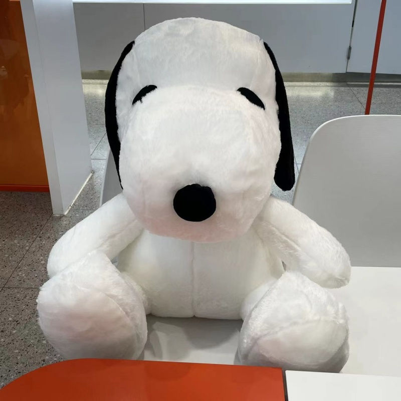 섬네일: Cojín de peluche Snoopy estilo japonés, bordado y suave.