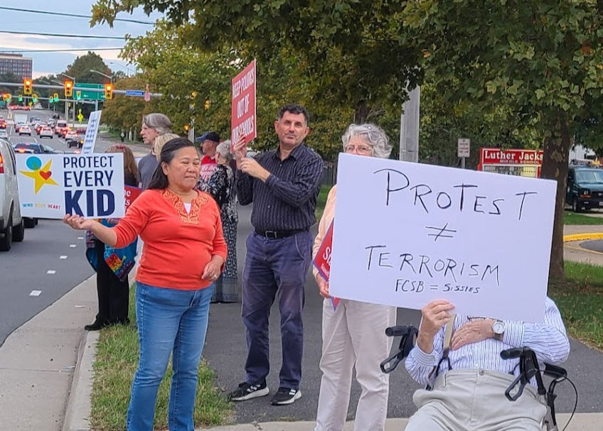 Crowd at a FCSB meeting on 10/7/21 organized by Fairfax GOP, Turning Point, Fight for Schools, and Family Foundation.