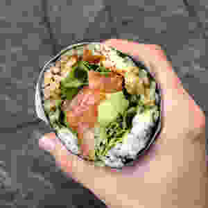 Sushi burrito al salmone @IlariaGiacomello