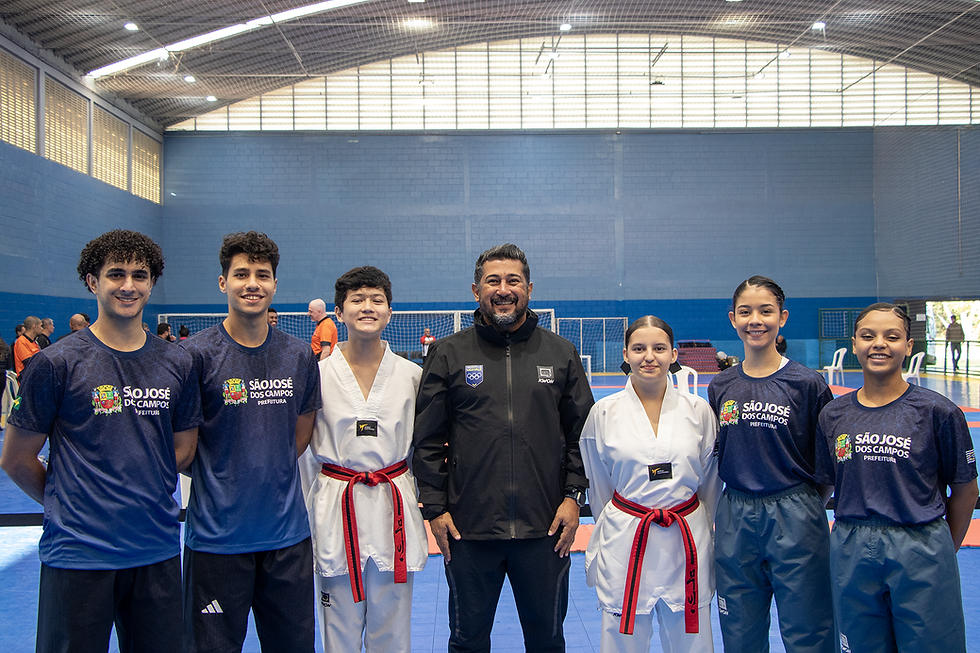 Atletas medalhistas do Poomsae - Foto: Bruno Pimenta/Divulgação