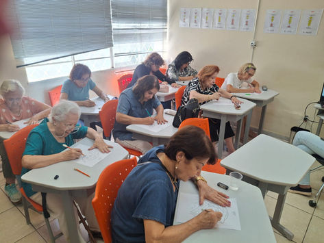 Alunos do Supera visitam exposição do artista Rembrandt