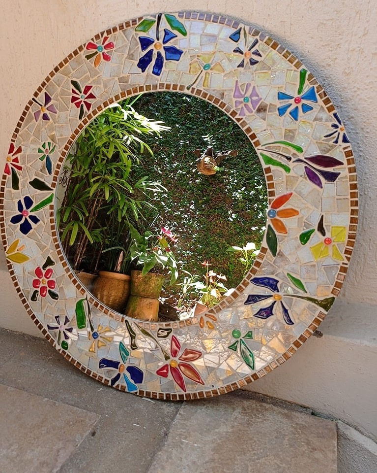 Espelho em mosaico