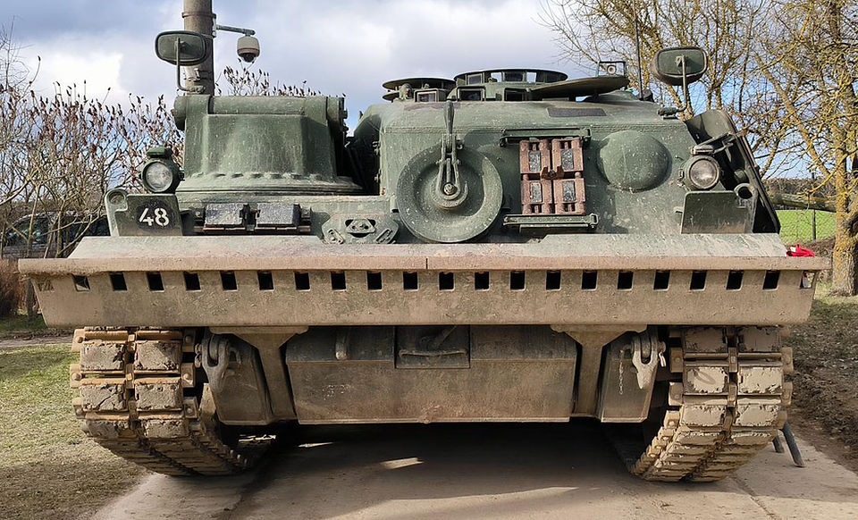 Bergepanzer 2 - Front