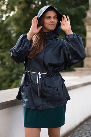 938-5_bunda-nepromokava-antracit-drops-4.jpeg