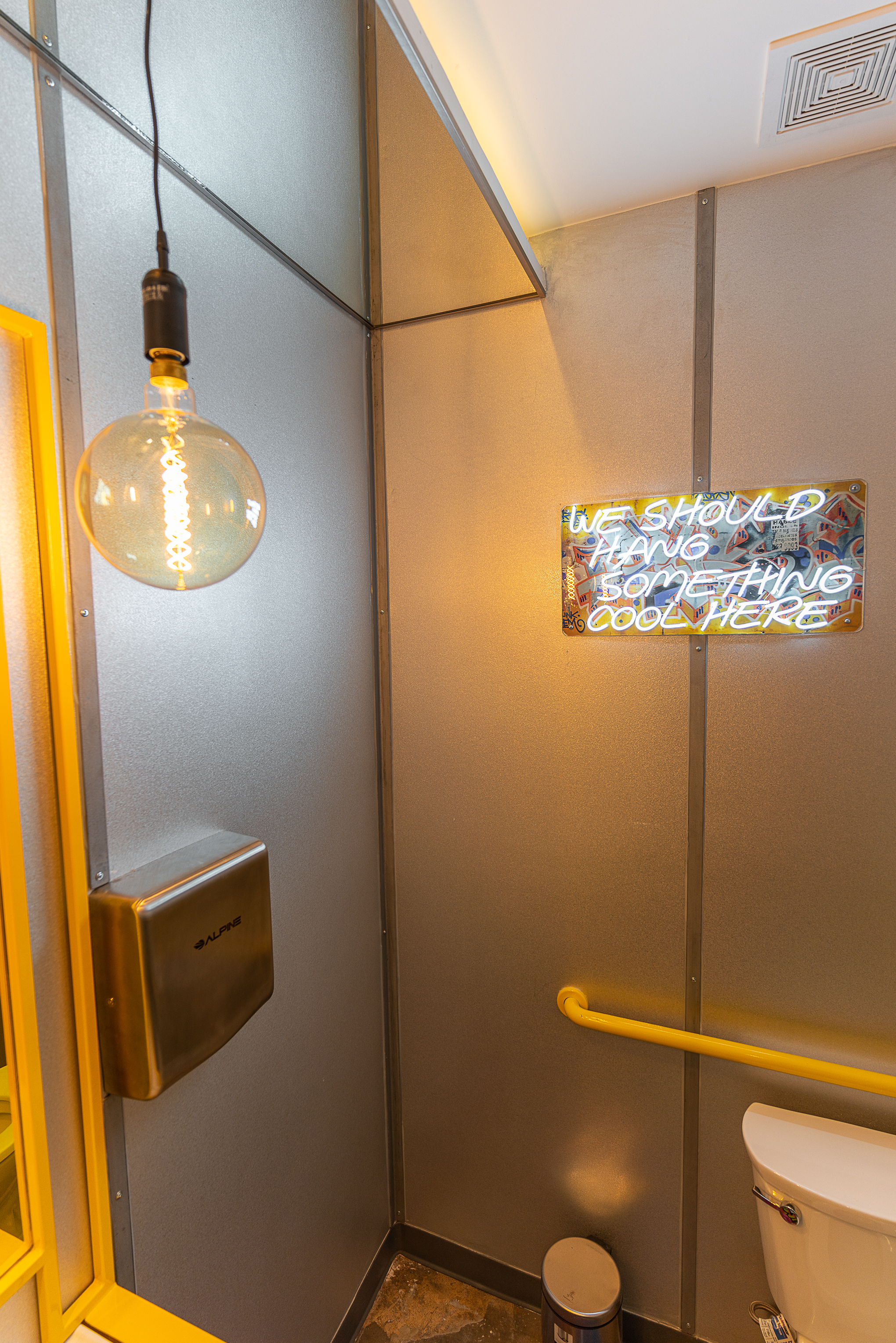 Burger Bodega image 14