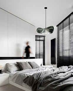Corp de iluminat LUVI Arabesque black in amenajare interioara dormitor
