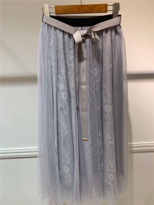 Thumbnail: 🇯🇵日本品牌🌟 這件紗裙也太～～美了吧👏🏻 （尖叫～～～） 料子好柔軟 不會刺刺的😍 內裏還有造型喔💎 