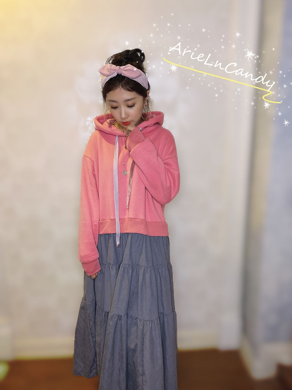 Thumbnail: - 👗連帽拼接蛋糕裙洋裝 質感好超級方便穿推 緞帶面抽繩 +大帽子  非常可愛❤️ 尺寸：到2XL都可以 顏色：杏/灰/粉