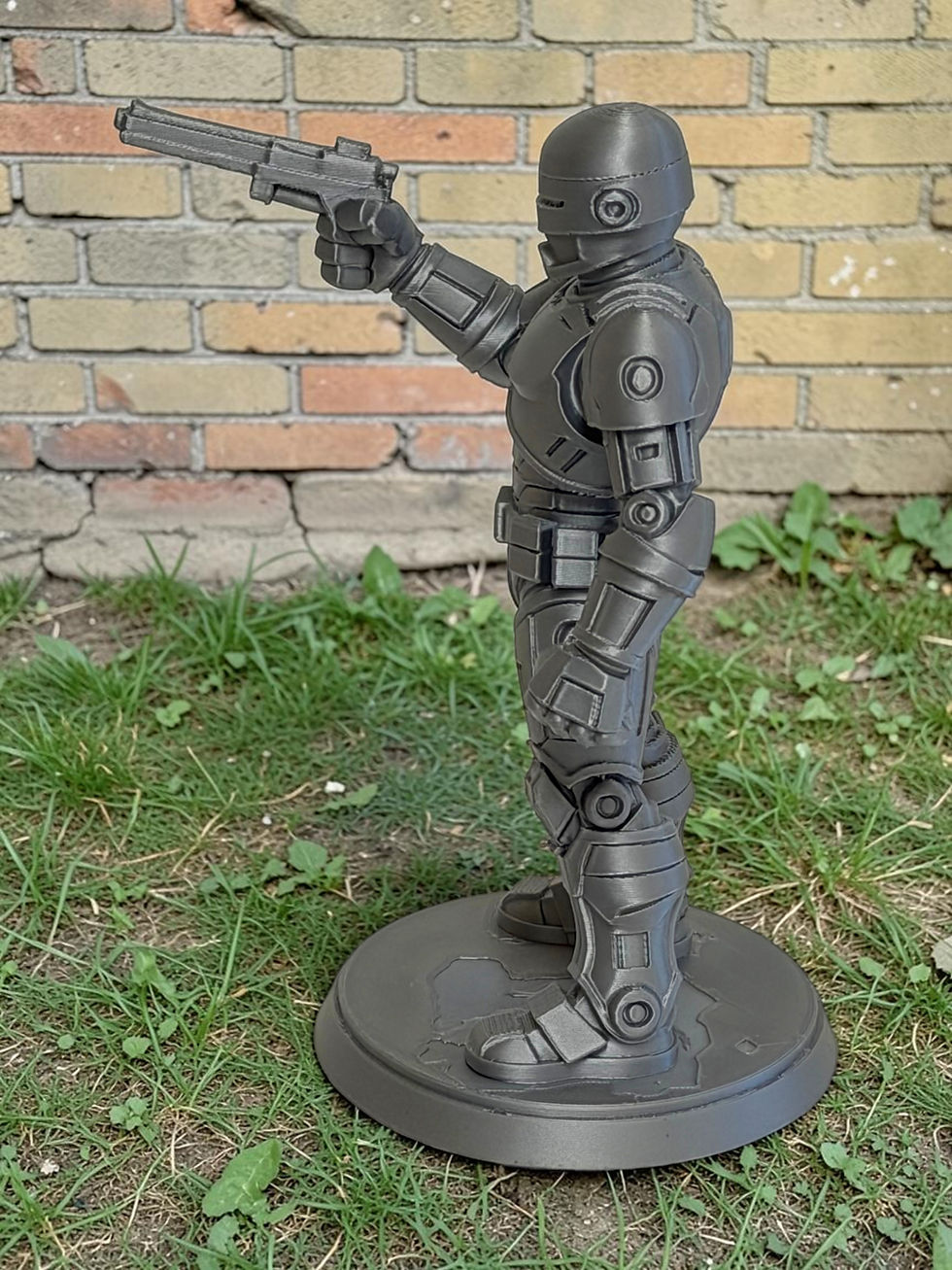 Thumbnail: RoboCop 7" tall
