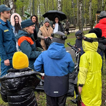В Солнечногорске сотрудники пожарного надзора проводят подворовые обходы с целью профилактики пожаров