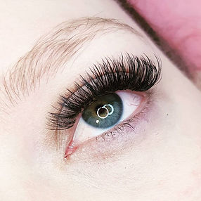 russian volume wimperextensions Almere