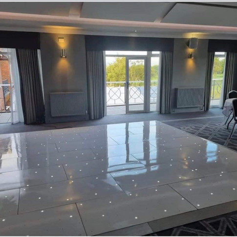 WHITE LIGHT UP DANCE FLOOR