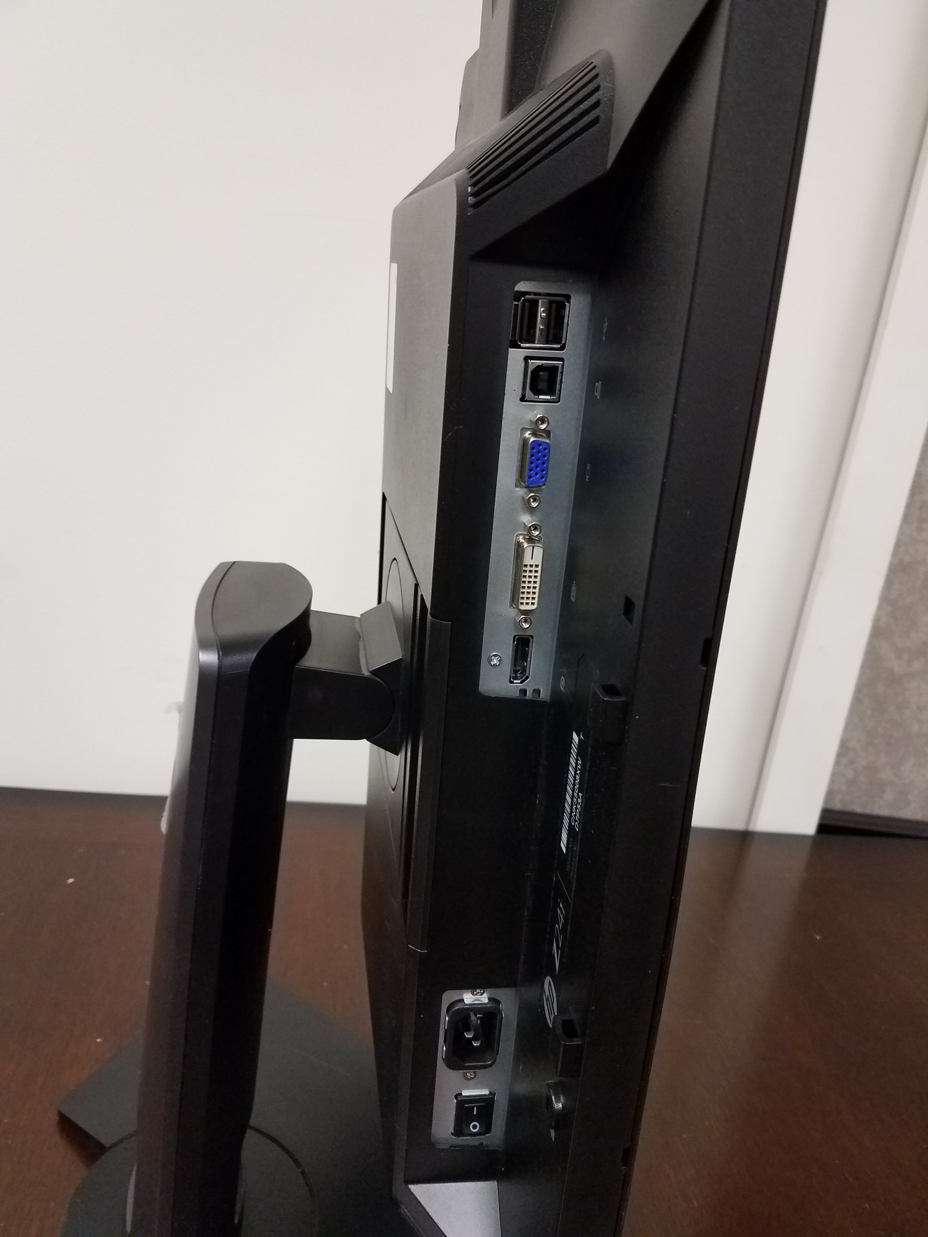 24” HP Z24i monitors 1920 x 1200 