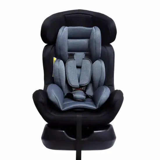 sièges auto adaptés aux enfants.