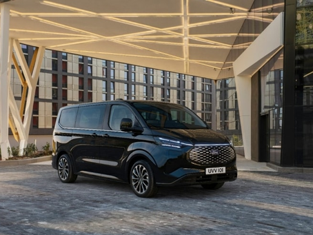 La Nouvelle Ford E-Tourneo Custom : L'Électrique pour le Transport Polyvalent