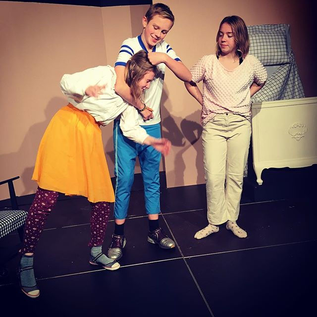 Når lillesøster får mandlen🙅🏻‍♀️#etjul