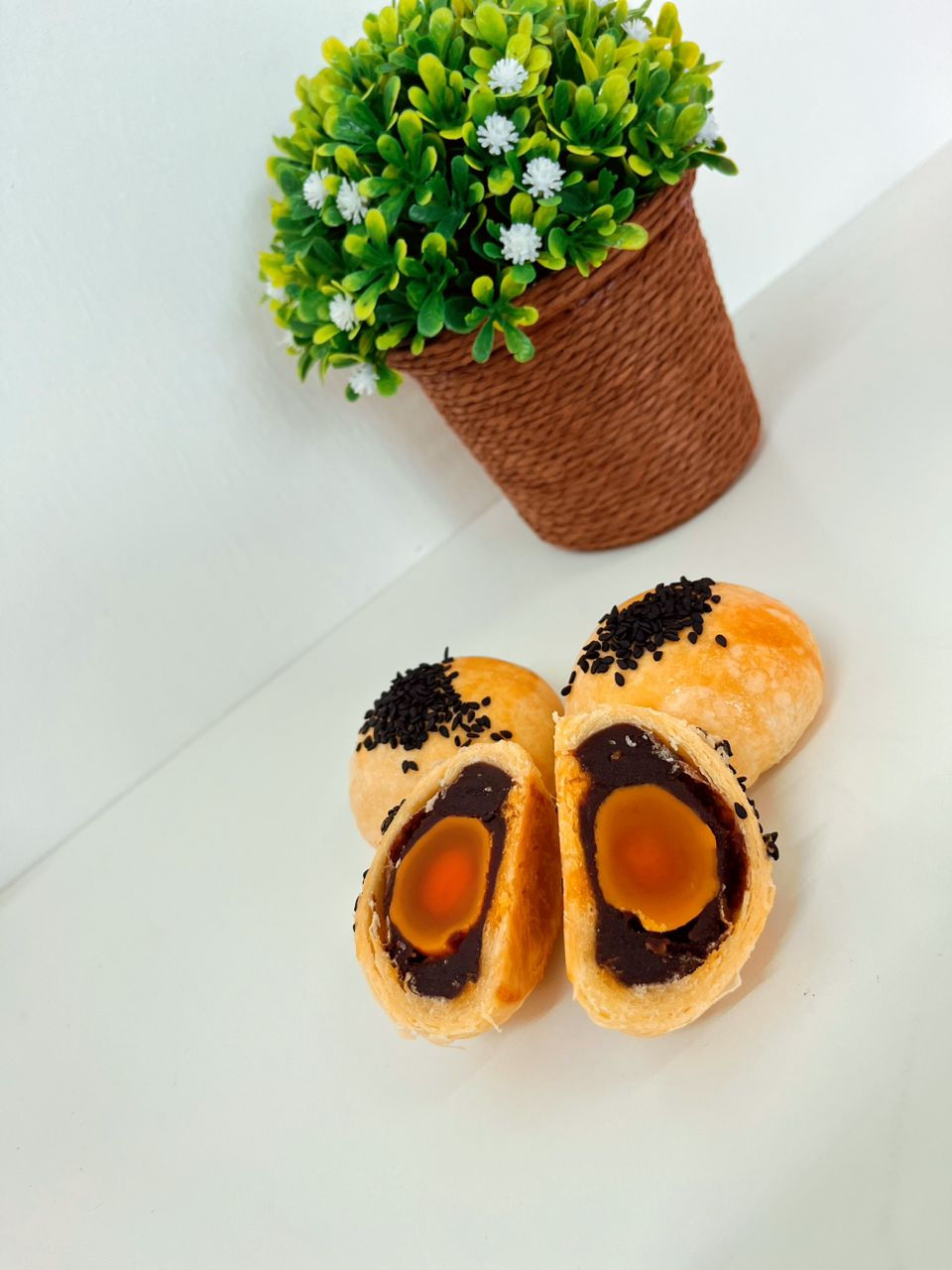 Thumbnail: Egg-Yolk Puff