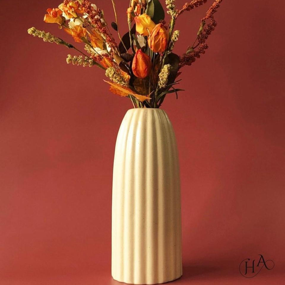 Clover Home’s Manhattan Muse Ribbed Vase – Pack of 1 – 61% Off