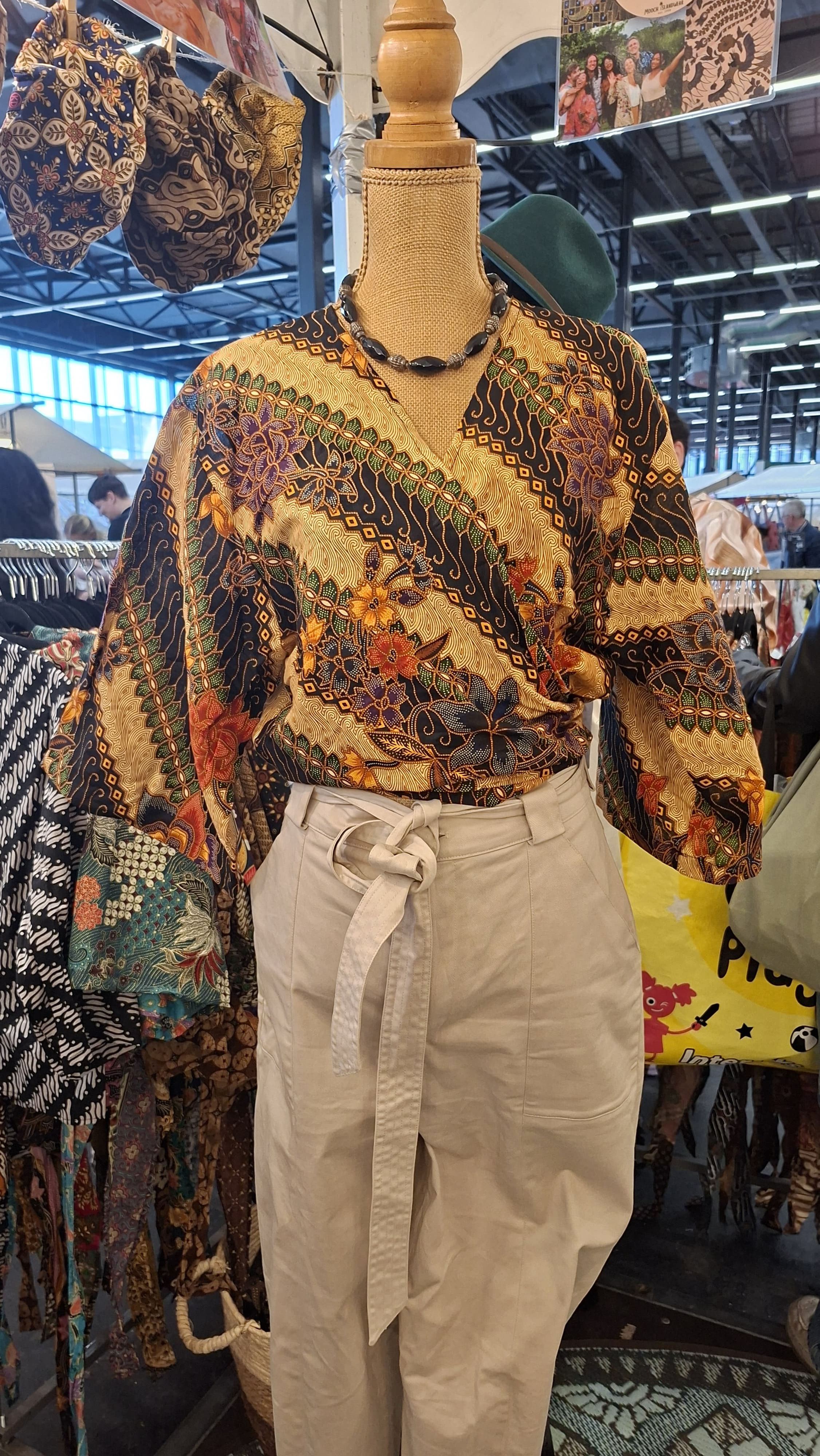 WRAPTOP PARANG HITAM