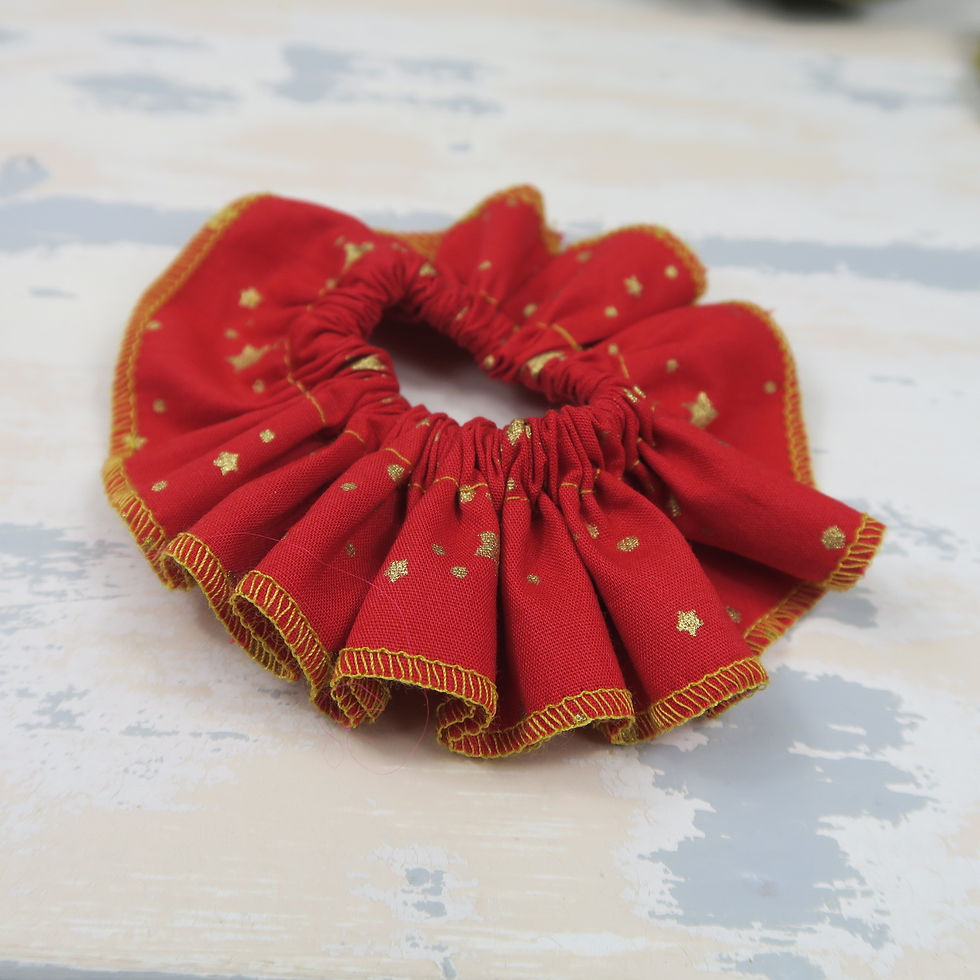 Miniature : Chouchou de Noël – Accessoire Cheveux Festif, Rouge et Vert, Motifs Hivernaux