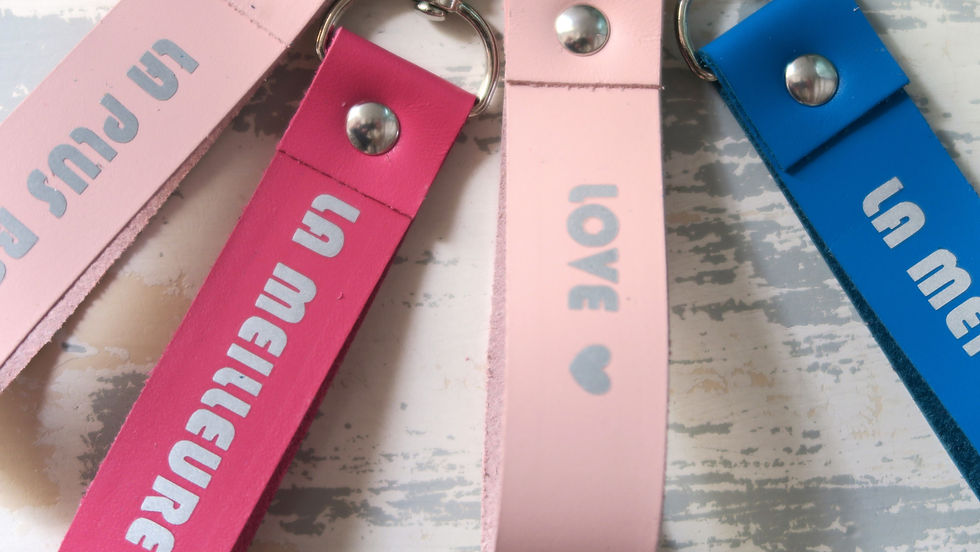 Miniature : Porte-clés en cuir élégant | Accessoire durable et pratique - Femmes