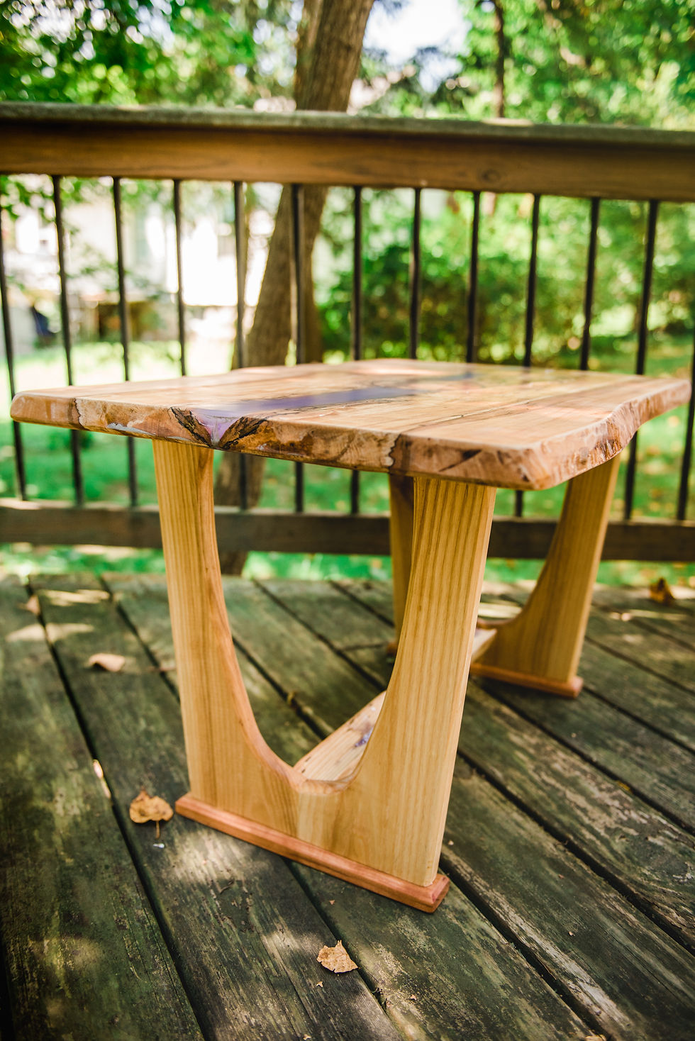 Thumbnail: Smooth purple table