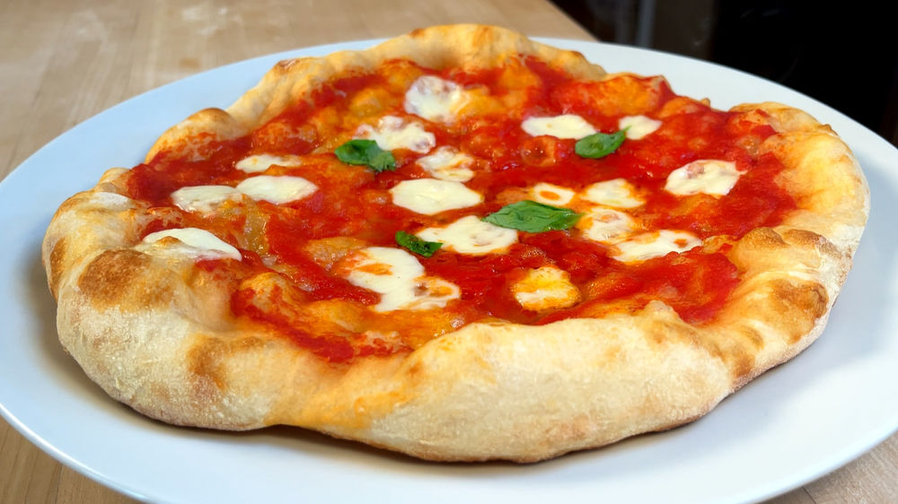 How to Make Neapolitan Pizza at Home