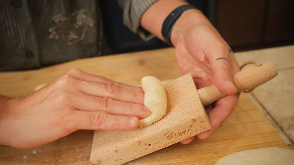 ndunderi-pasta-ricotta-gnocchi-how-to-roll-use-gnocchi-board