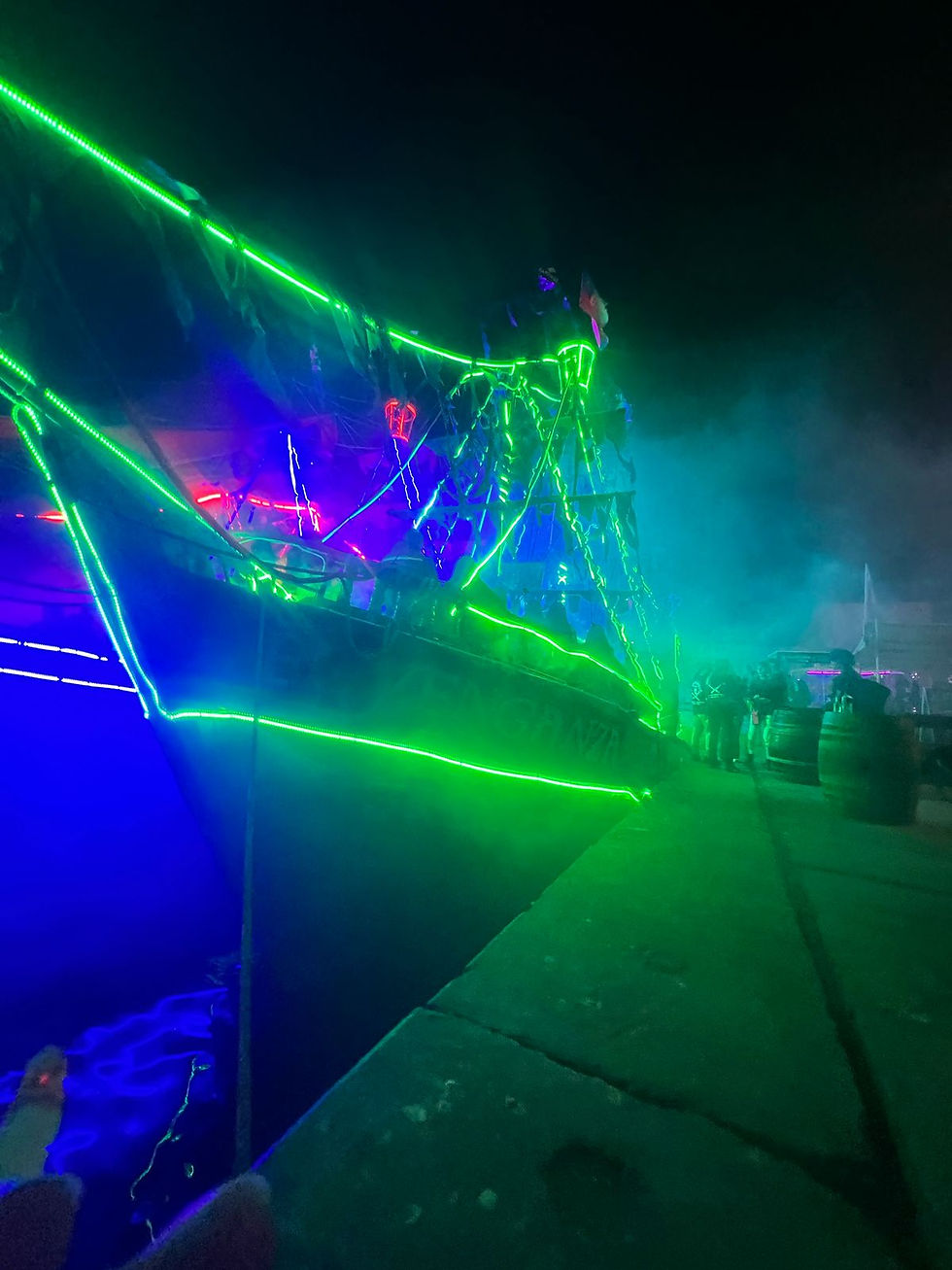 FIESTA EN EL BARCO