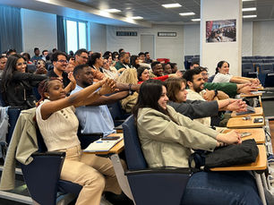 Quand la magie forme l'esprit critique : Pierre & Johann Bayle interviennent auprès de l'INSEEC