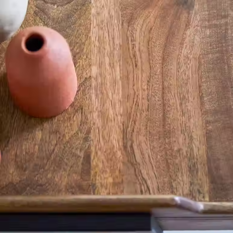 Miniatura: Escritorio de madera maciza de mango y metal.